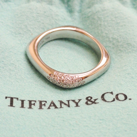 Cushion Cut Engagement Rings | Tiffany & Co. US Tiffany & Co. 18k Diamond Cushion Ring Band SZ 6
